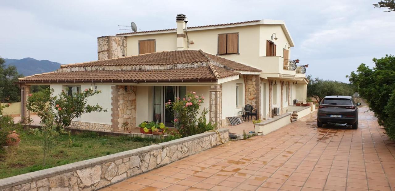 Villa Renzo E Lucia Sant Isidoro  Exterior photo