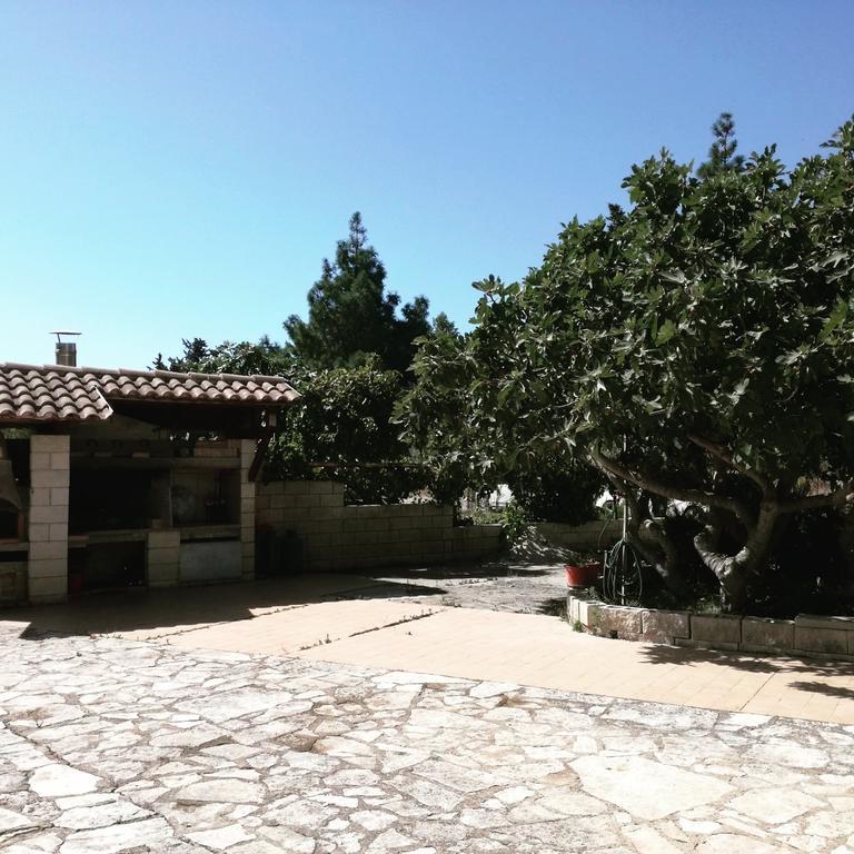 Villa Renzo E Lucia Sant Isidoro  Exterior photo