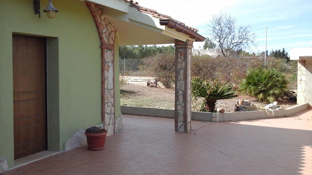 Villa Renzo E Lucia Sant Isidoro  Exterior photo