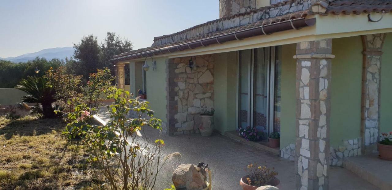 Villa Renzo E Lucia Sant Isidoro  Exterior photo