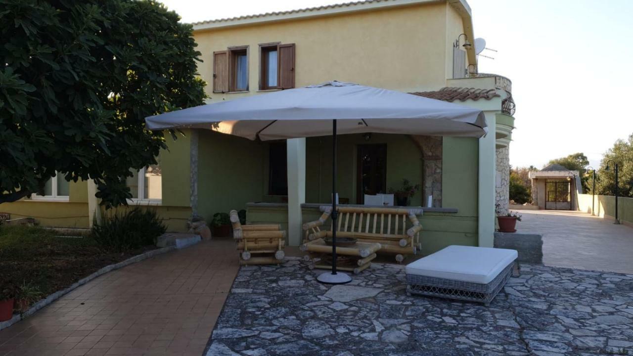 Villa Renzo E Lucia Sant Isidoro  Exterior photo